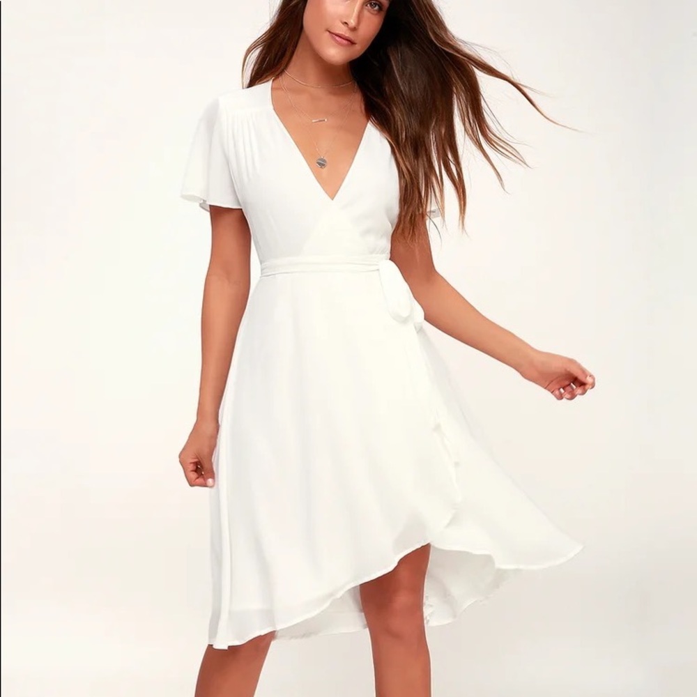 HOST PICK 🌸 Lulus Rise To The Occassion White Midi Wrap Dress Size Small